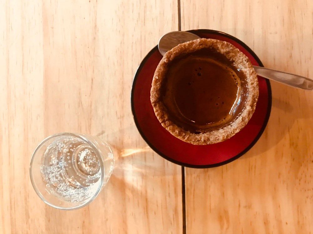 Café na casquinha de cookie com chocolate na #TrilhadoCafé